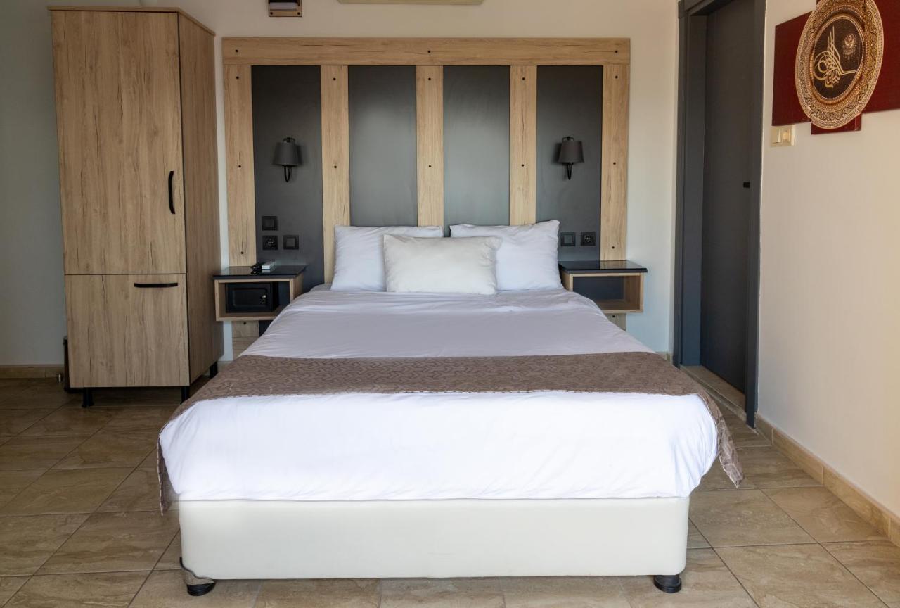 Galley Hotel Istanbul Exteriör bild