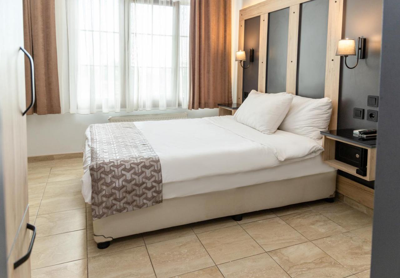 Galley Hotel Istanbul Exteriör bild