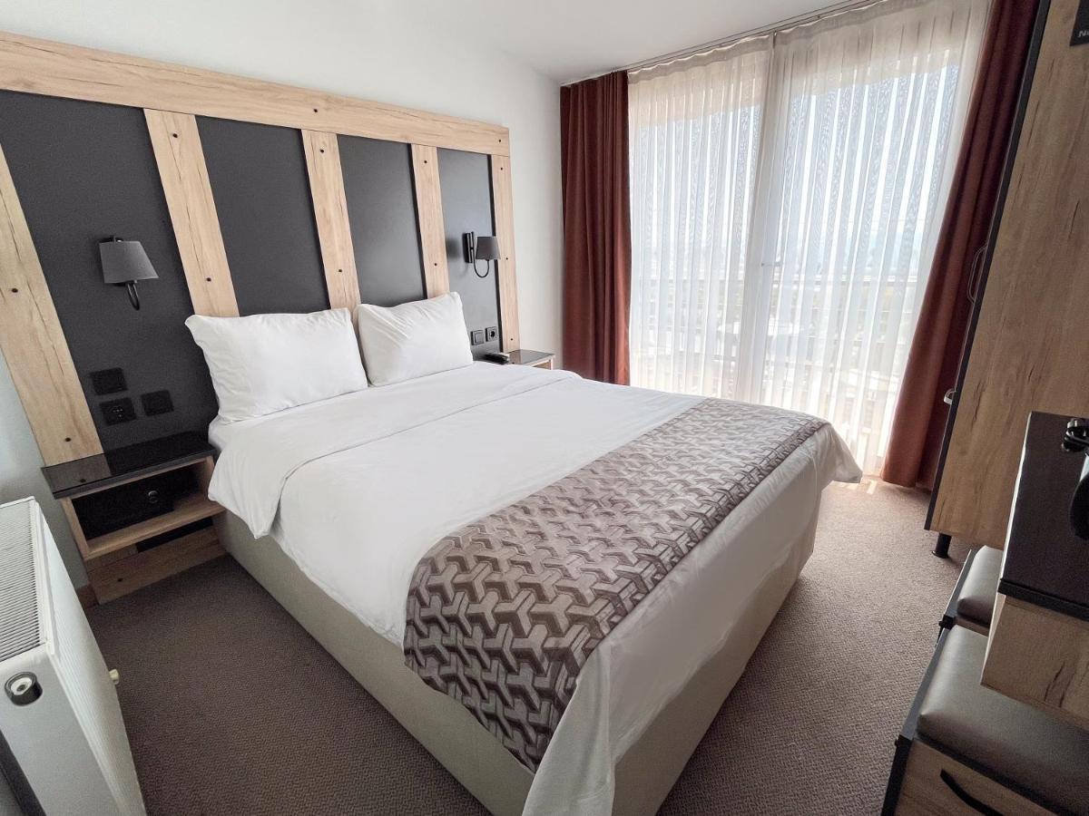 Galley Hotel Istanbul Exteriör bild