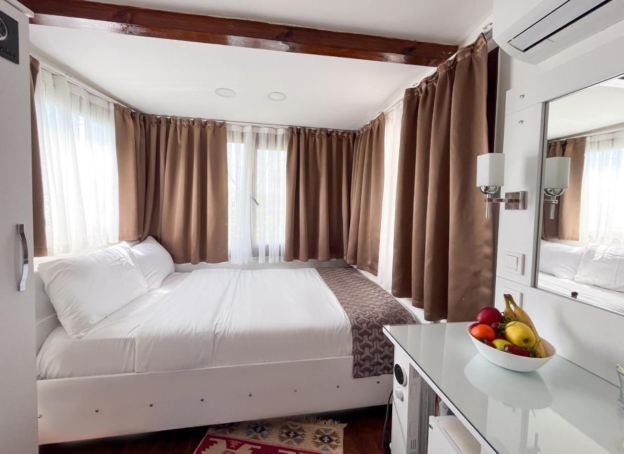 Galley Hotel Istanbul Exteriör bild
