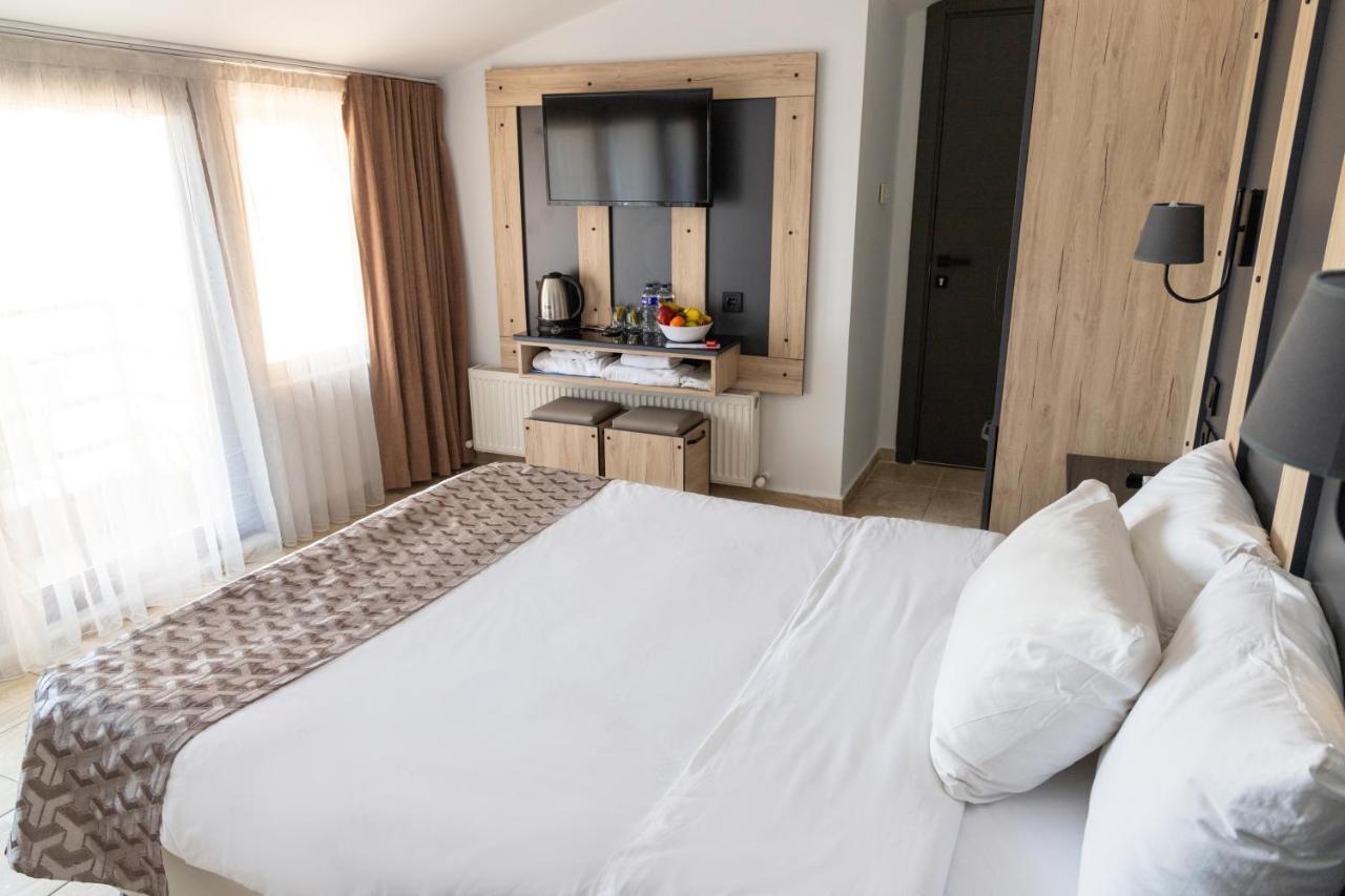 Galley Hotel Istanbul Exteriör bild