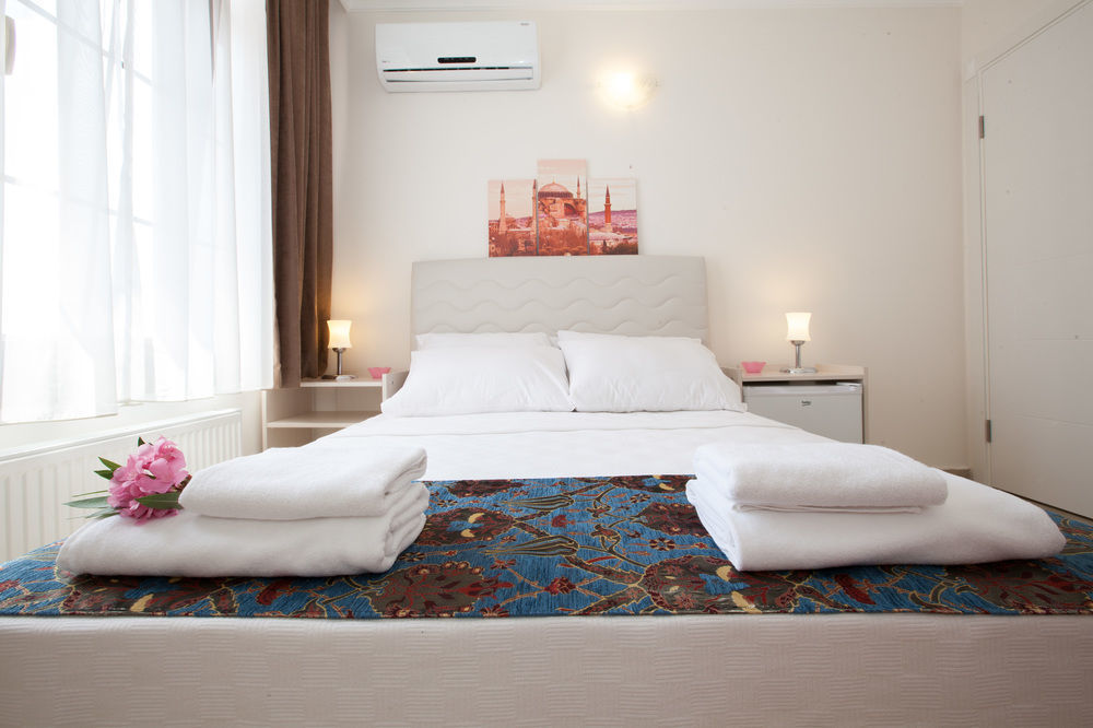 Galley Hotel Istanbul Exteriör bild